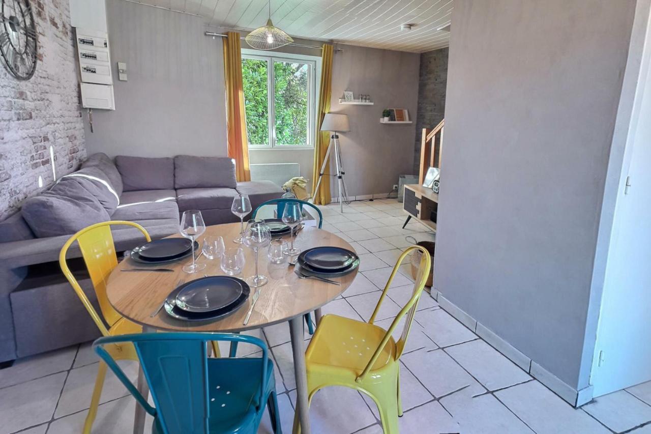 Gites De La Bonaudrie Combrand Exteriör bild